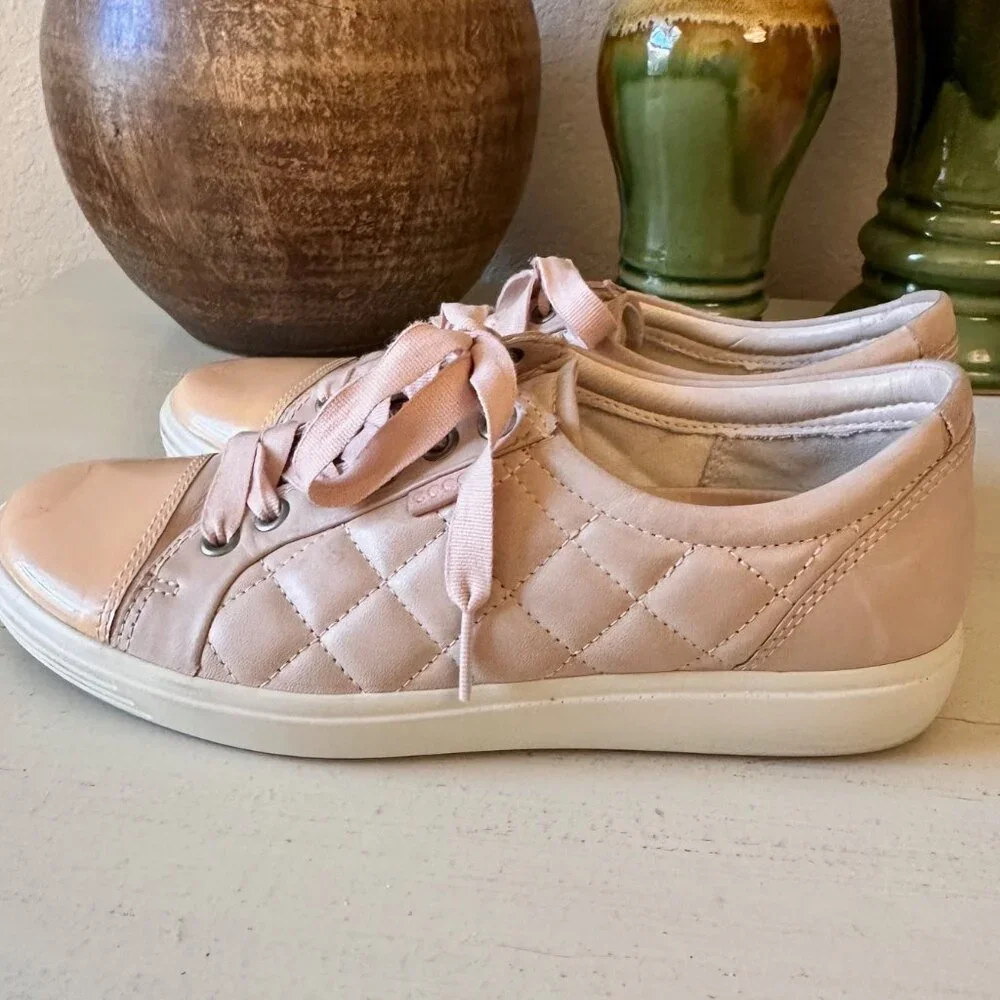 ECCO Blush Pink Quilted Sneakers-EUC
